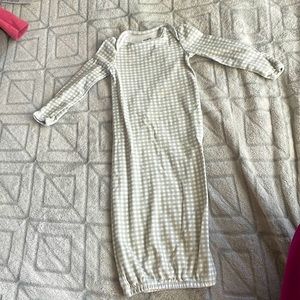 Carter’s 0-3 month girl clothes bundle